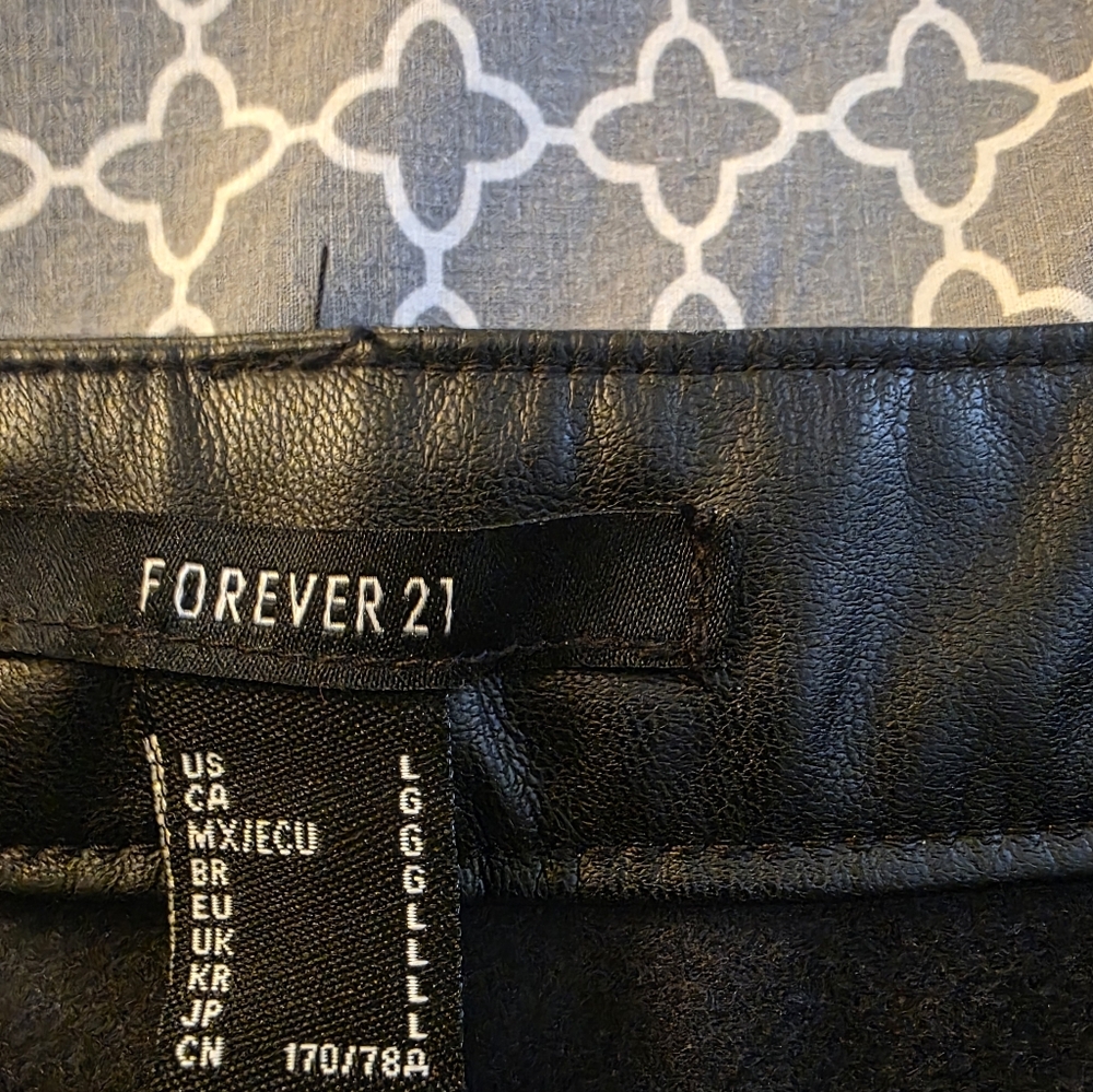Women's Size L Forever 21 Black Leather Look Pants - Picture 6 of 9